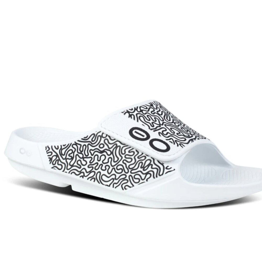 OOFOS Slides - Women's OOahh Sport Flex Sandal - White Labyrinth